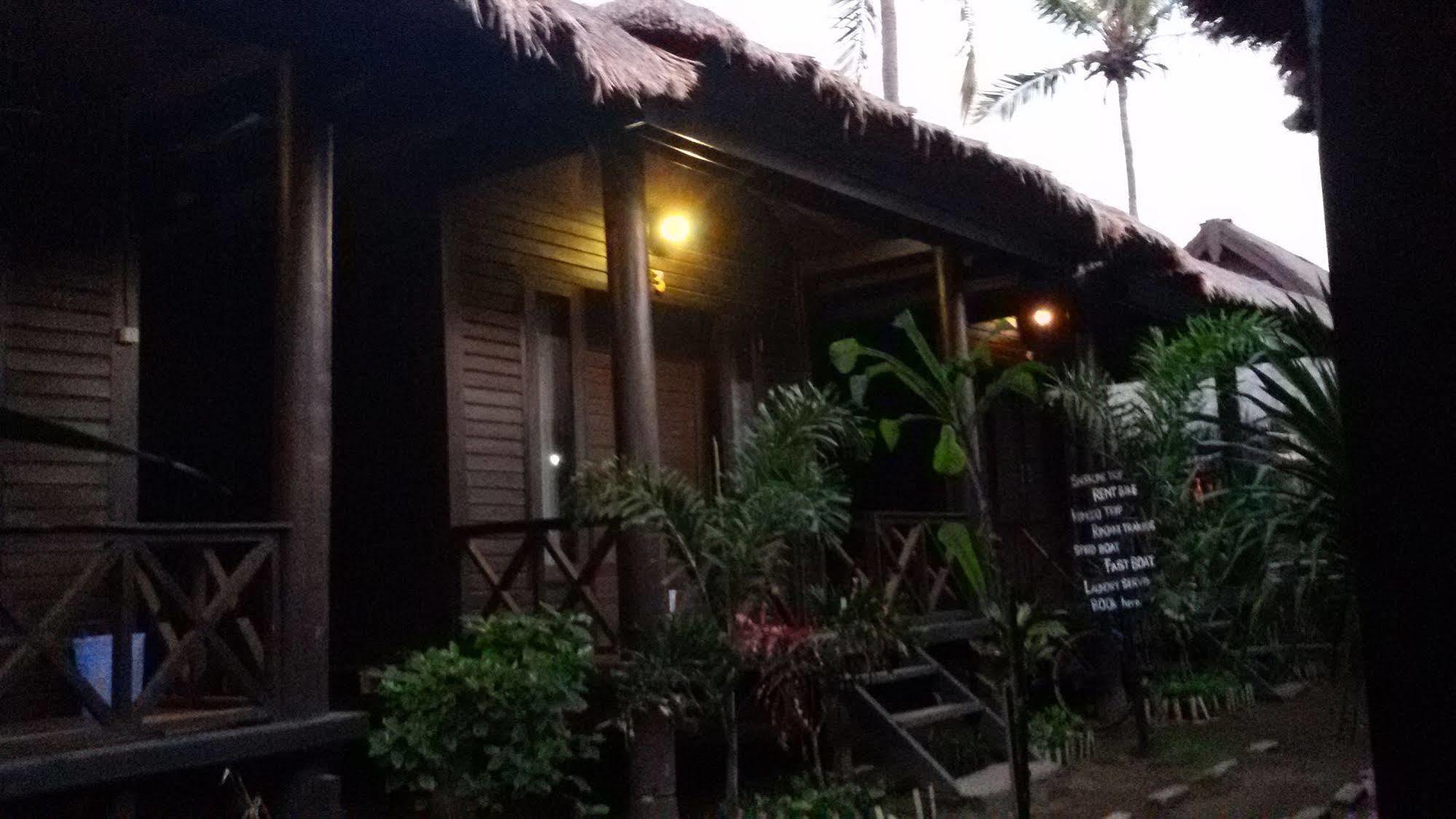 Mosaix Gili Bungalows Гили Траванган Экстерьер фото
